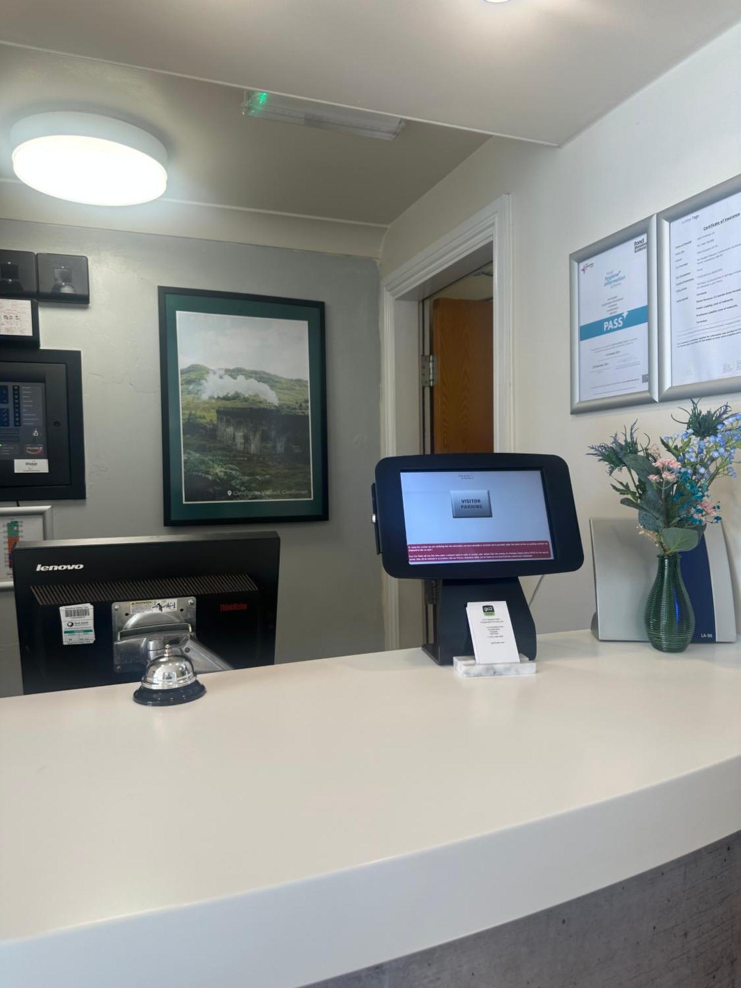 Go2 Glasgow Cumbernauld Hotel - Free Parking And Pet Friendly Exterior photo