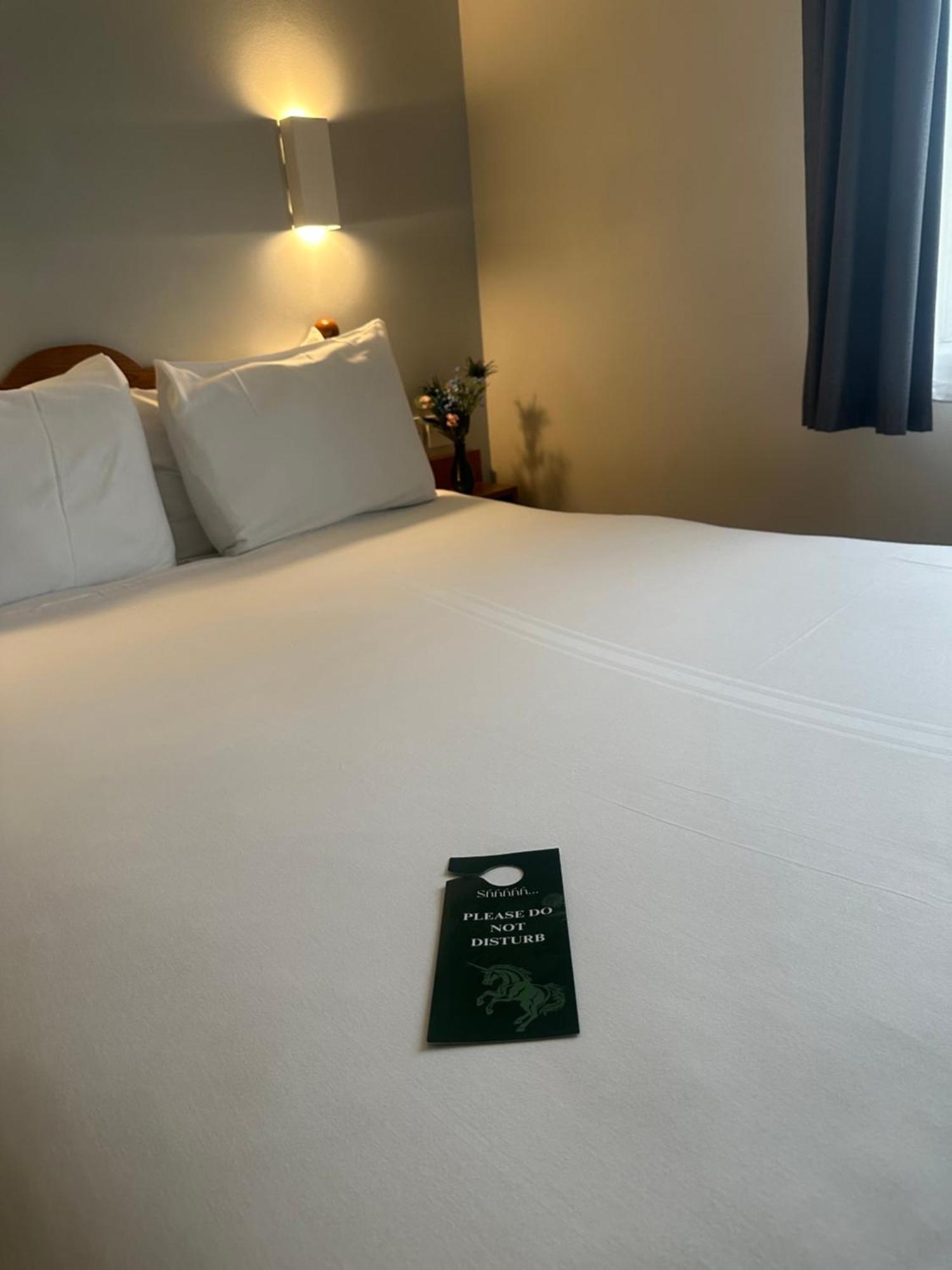 Go2 Glasgow Cumbernauld Hotel - Free Parking And Pet Friendly Exterior photo