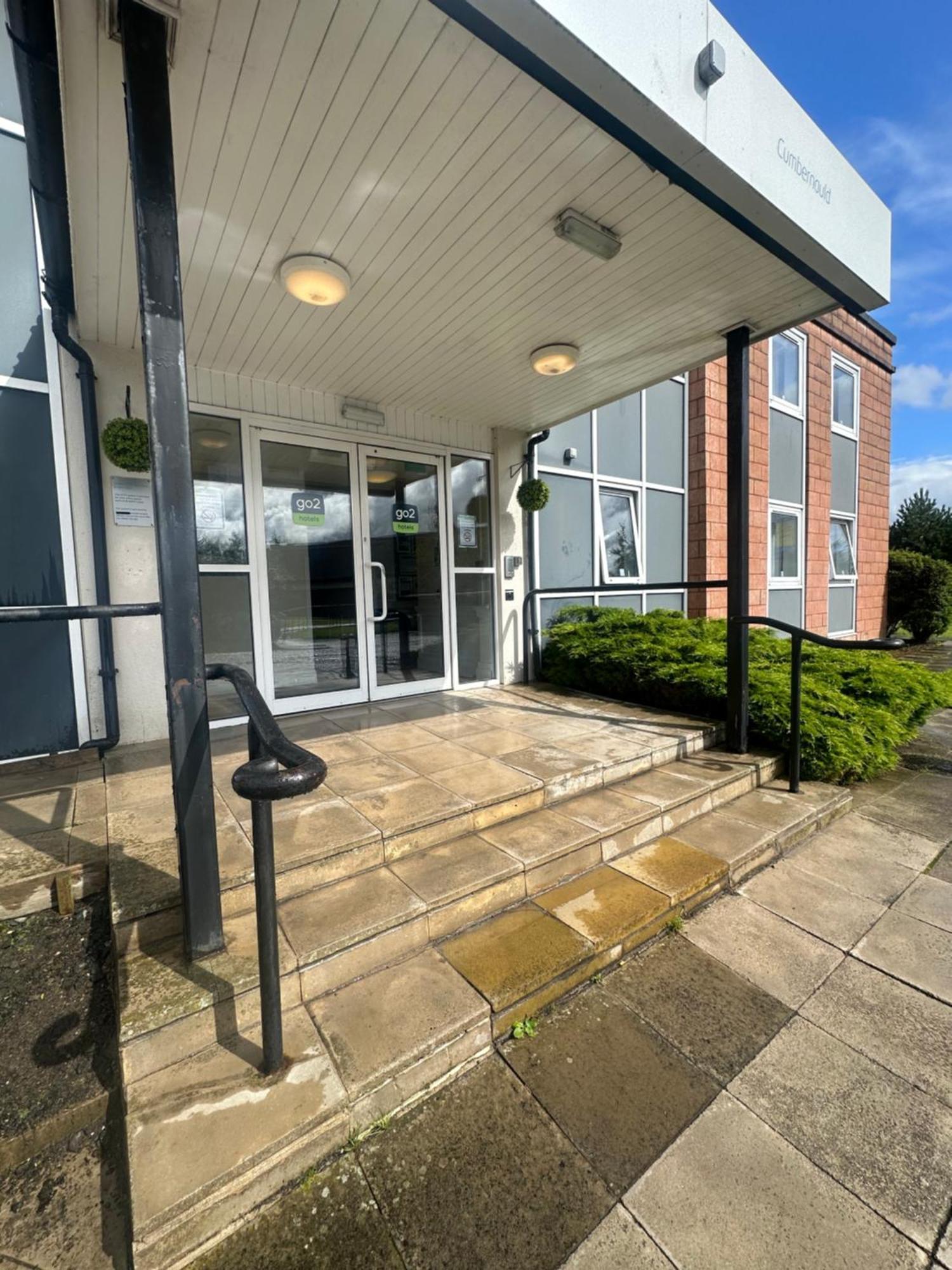 Go2 Glasgow Cumbernauld Hotel - Free Parking And Pet Friendly Exterior photo
