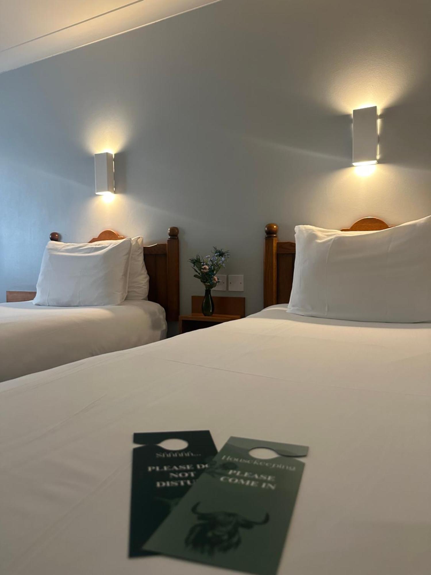 Go2 Glasgow Cumbernauld Hotel - Free Parking And Pet Friendly Exterior photo