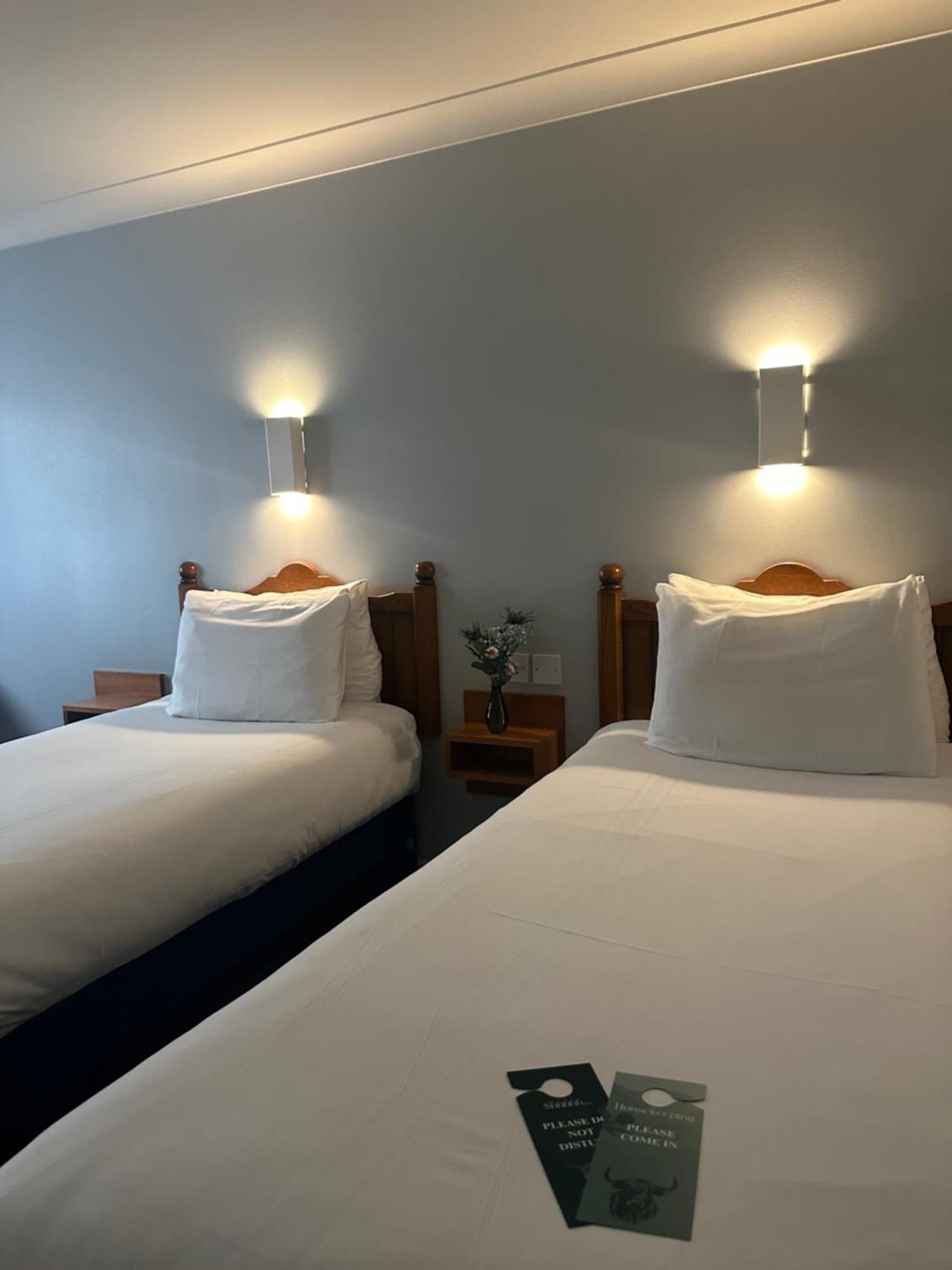 Go2 Glasgow Cumbernauld Hotel - Free Parking And Pet Friendly Exterior photo