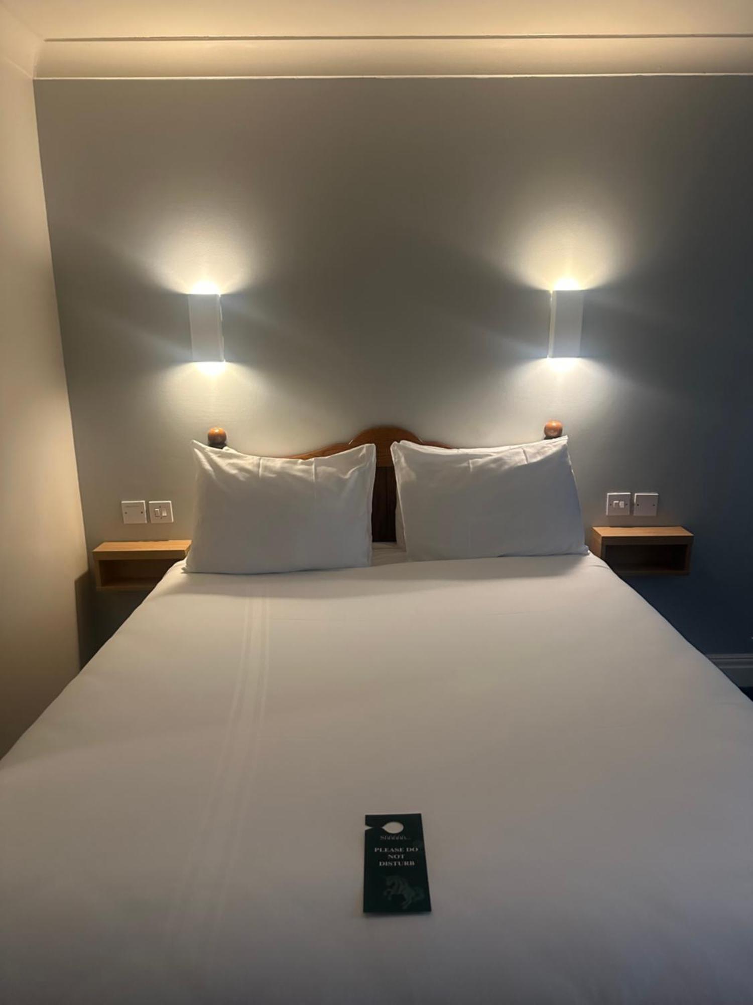 Go2 Glasgow Cumbernauld Hotel - Free Parking And Pet Friendly Exterior photo